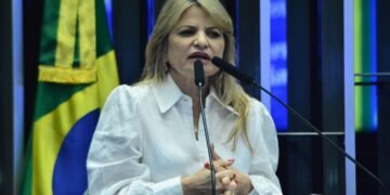 Aprovado parecer de Flávia Morais à proposta que torna obrigatória a acessibilidade em clínicas de fisioterapia e reabilitação