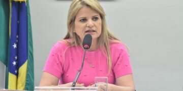 Proposta de Flávia Morais inclui ‘direito ao cuidado’ na Constituição Federal