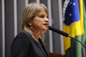 Deputada Flávia Morais quer reduzir filas para cirurgias eletivas