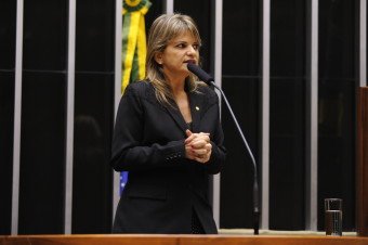 Plenário aprova urgência para projetos da bancada feminina