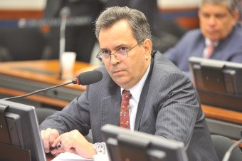 Aprovado projeto de Félix Júnior que restringe porte de arma de fogo em voo doméstico