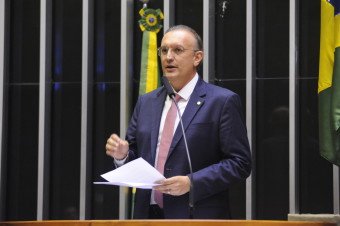 Fábio Henrique propõe aumento da pena para crime de roubo com uso de arma branca