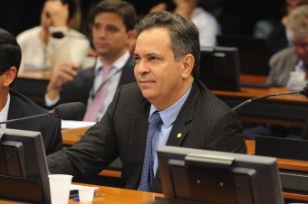 Câmara aprova inclusão de Miguel Arraes no Livro de Heróis da Pátria