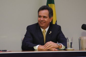 Félix Mendonça Jr. solicita audiência para discutir impacto da proposta que altera lei de licitações e contratos