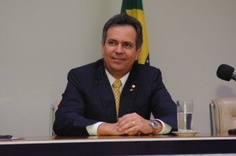 Proposta de Félix Mendonça Júnior permite deduzir do Imposto de Renda valor de bem furtado
