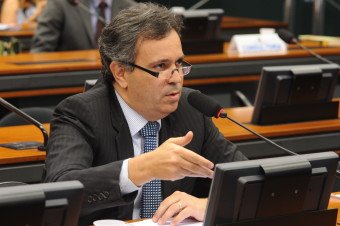 CPI do CARF aprova requerimentos do deputado Félix Júnior