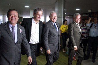 André Figueiredo apresenta mandado de segurança no STF contra candidatura de presidente da Câmara