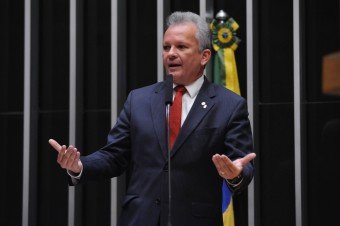 André Figueiredo alerta que governo federal pretende paralisar o Brasil com PEC 241