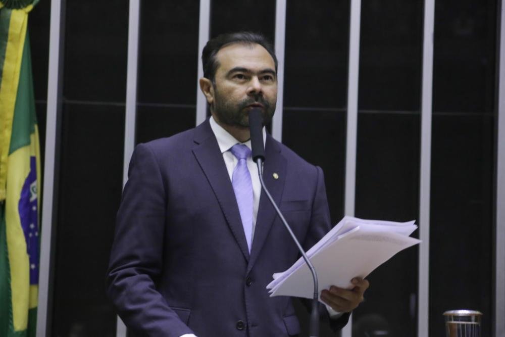 Comissão aprova PFC de Idilvan Alencar para fiscalizar atos adotados na elaboração do ENEM 2021