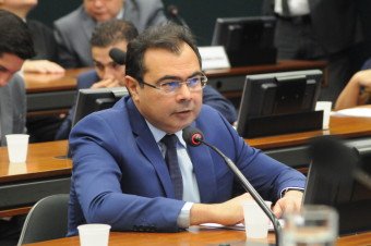 Idilvan Alencar propõe poupança estudantil para população de baixa renda