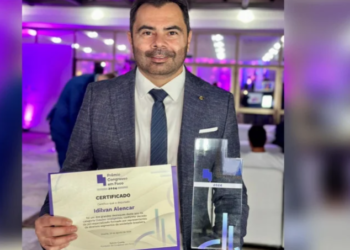 Idilvan Alencar vence em 1º lugar na categoria “Cidades Inteligentes” do Prêmio Congresso em Foco 2024