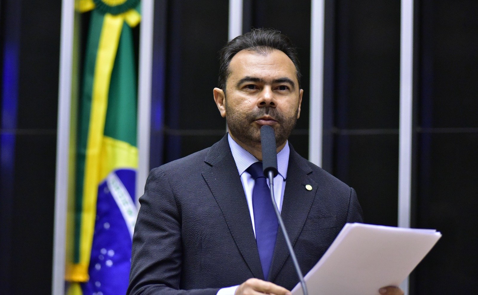 Câmara aprova projeto de coautoria de Idilvan Alencar que cria incentivo financeiro ao estudante de ensino médio