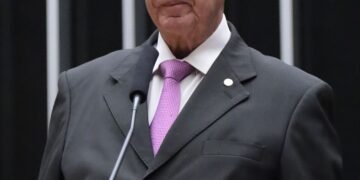 Projeto prevê punir empresa aérea que cancele contrato de passageiro por perder o trecho de ida do voo