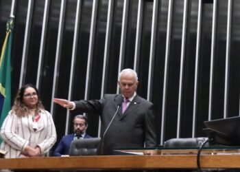 José Carlos Araújo assume mandato na Câmara Federal pelo PDT da Bahia