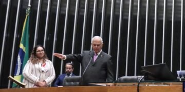 José Carlos Araújo assume mandato na Câmara Federal pelo PDT da Bahia