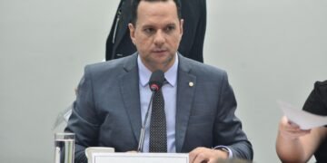 Aprovado parecer de Josenildo a projeto que proíbe cigarros eletrônicos no Brasil