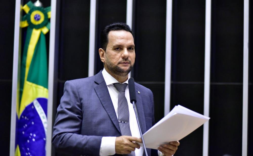 Josenildo cobra ação do ministro dos Direitos Humanos sobre denúncias de exploração infantil na ilha de Marajó