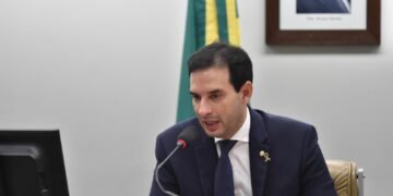 Leo Prates sugere ao governo da Bahia aumentar salário mínimo para R$ 1.800,00