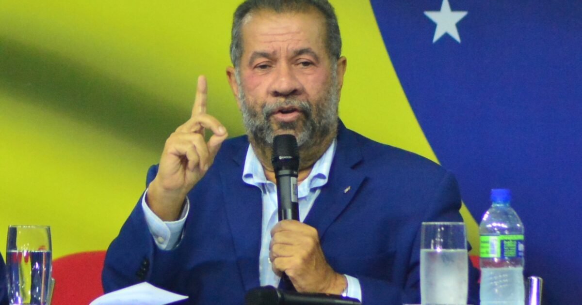 Ministro Lupi falará hoje (26) na Comissão de Fiscalização e Controle da Câmara