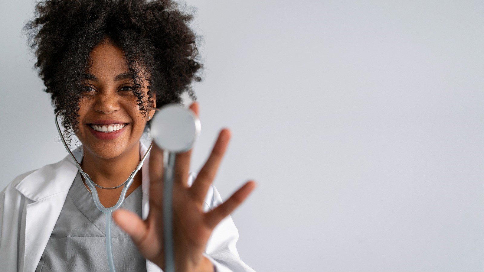 Lula sanciona recriação do Programa Mais Médicos