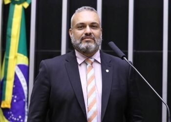 Marcos Tavares apresenta projeto com medidas de proteção patrimonial da mulher após fim do casamento