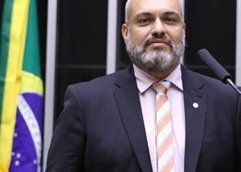 Marcos Tavares propõe programa de prevenção ao etarismo nas unidades públicas de saúde