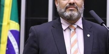 Marcos Tavares propõe programa de prevenção ao etarismo nas unidades públicas de saúde