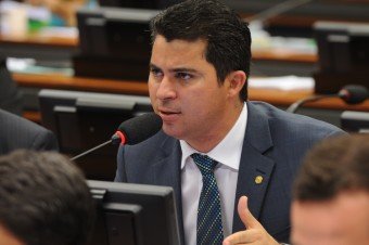 Câmara aprova PEC que proíbe projetos com aumento de gastos antes das eleições