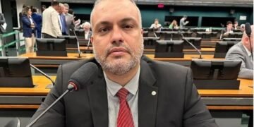 Projeto de Marcos Tavares cria plataforma digital para facilitar a adoção de animais