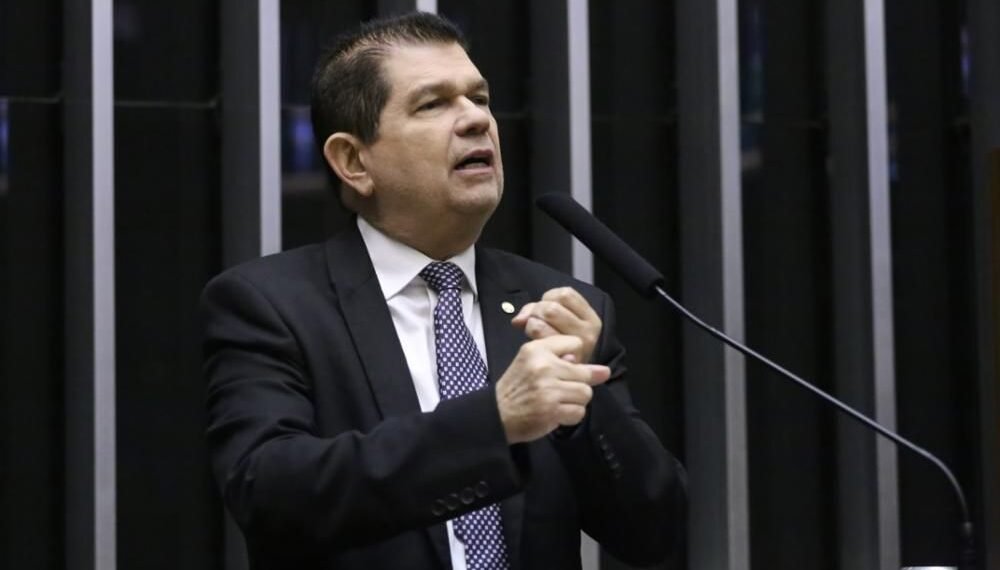 Comissão aprova projeto de Mauro Benevides Filho que estabelece competências privativas do economista