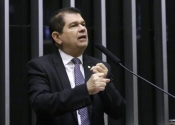 Comissão aprova projeto de Mauro Benevides Filho que estabelece competências privativas do economista