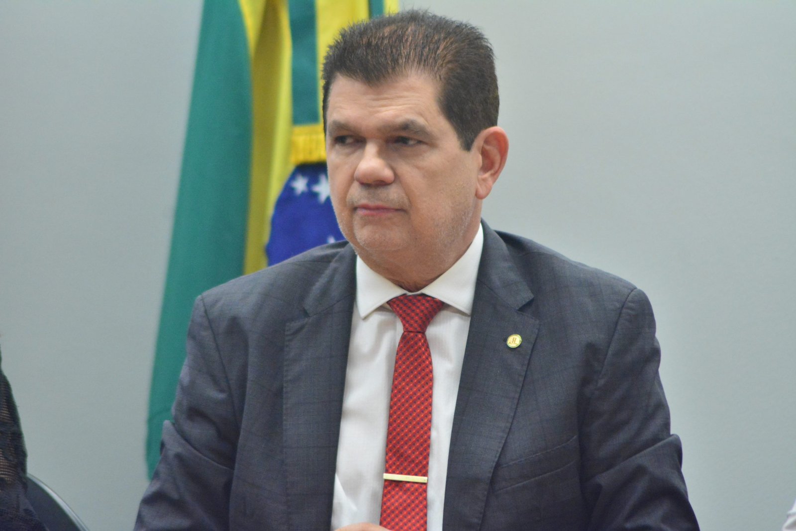 Mauro Benevides propôs incluir na Reforma Tributária IPVA para veículos aquáticos e aéreos