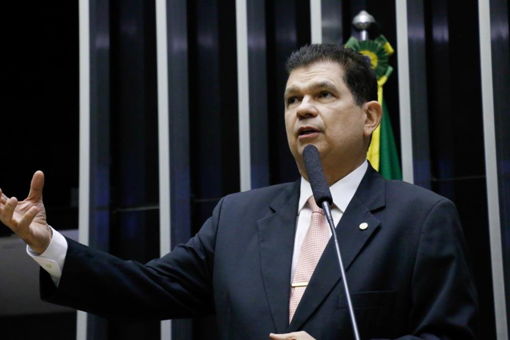 Aprovado requerimento de Mauro Benevides para discutir projeto sobre a ECT