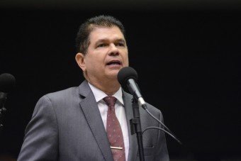 Mauro Benevides pede urgência para votar ajuda da União a estados endividados