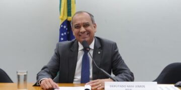 Aprovado projeto de Max Lemos que proíbe agressor de mulher de comprar arma de fogo