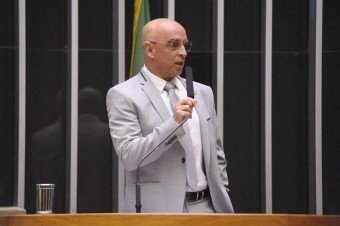 Mário Heringer propõe medidas para evitar poluição por resíduos sólidos