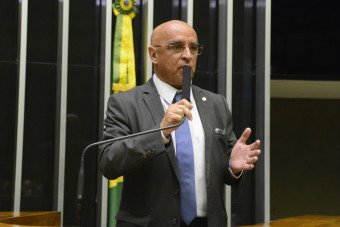 Finança e Tributação aprova projetos de Mário Heringer sobre violência contra professores