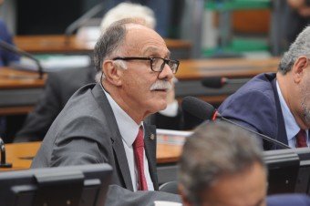 Proposta inclui testes de diagnóstico entre as atribuições da saúde pública