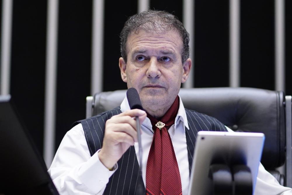 Aprovado projeto de Pompeo de Mattos que permite locadoras oferecer carros com câmbio manual adaptado para pessoa com deficiência