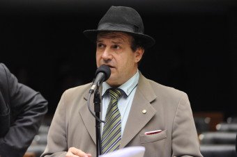 Pompeo de Mattos afirma que base aliada não terá quórum para votação de processo contra Temer