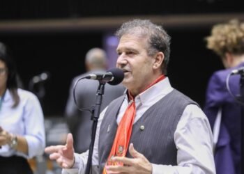 Câmara analisa projeto de Pompeo de Mattos que inclui o nome de Alberto Pasqualini no Livro dos Heróis e Heroínas da Pátria