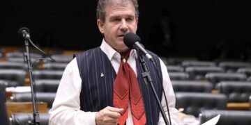 Projeto de Pompeo de Mattos altera LDB para garantir aposentadoria especial a todo profissional da educação básica