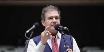 Projeto de Pompeo de Mattos institui o programa “Vacina em Casa”