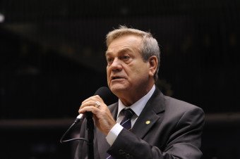 Lessa quer solução para indenização devida a portuários