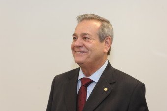 Comissão de Seguridade analisa a obrigatoriedade de tratamento para perda ou transtorno da fala no SUS