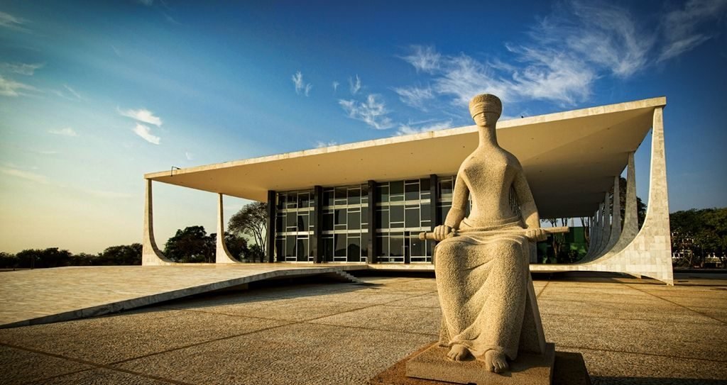 PDT apresenta ao Supremo notícia crime contra o presidente da República