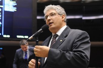 Unificação das polícias civil e militar é tema de debate nesta terça-feira