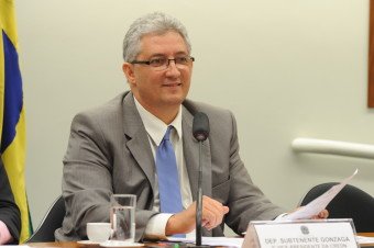 PEC do Subtenente Gonzaga inclui ação popular entre os mecanismos de democracia direta