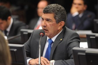 Proposta proíbe venda de bebida alcoólica em conveniência de postos de combustíveis 