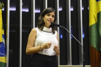 Proposta de Tabata Amaral destina verba de convênio federal para a educação básica